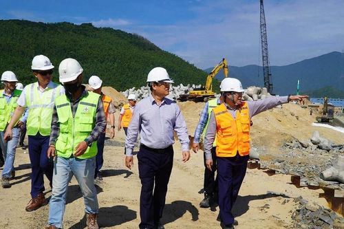 Nhiều dự án năng lượng chuẩn bị vào giai đoạn 'nước rút'
