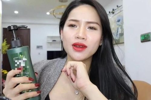 Chiến thần Võ Hà Linh nhiều lần livestream dậy sóng, bán hàng rẻ như cho