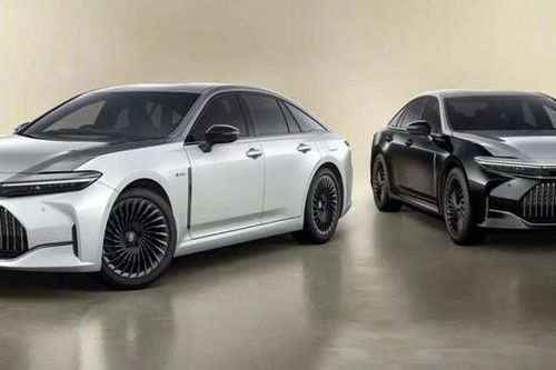 Toyota Crown ra phiên bản đặc biệt hai tông màu như Maybach