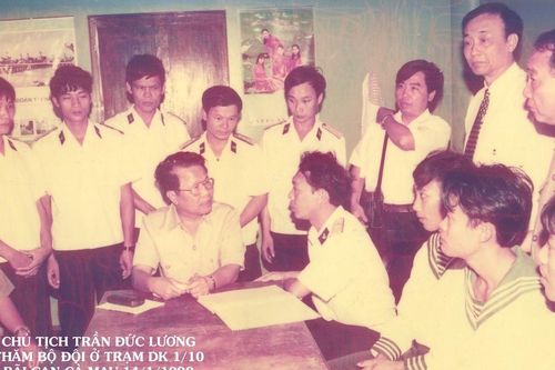 'Chủ tịch nước Trần Đức Lương về thăm quê đơn giản thế?'