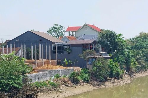 Ngăn chặn tình trạng xây nhà trái phép lấn chiếm kênh Vách Bắc