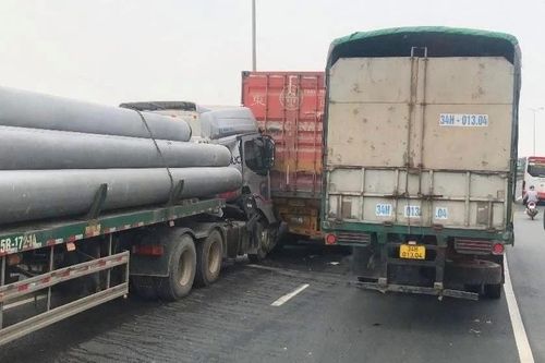 Tai nạn giao thông liên hoàn trên Quốc lộ 5 gây ùn tắc nhiều giờ