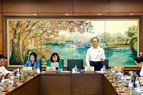 Đại biểu Quốc hội: Thúc đẩy đầu tư và tiêu dùng tạo đà cho tăng trưởng kinh tế