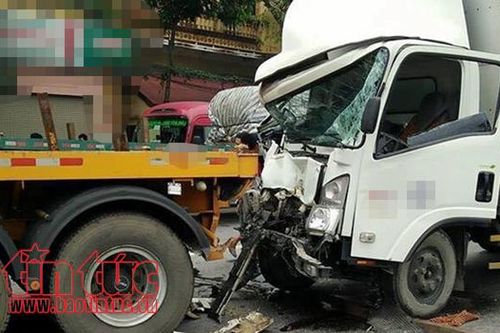 Tai nạn giao thông liên hoàn trên Quốc lộ 5 gây ùn tắc nhiều giờ