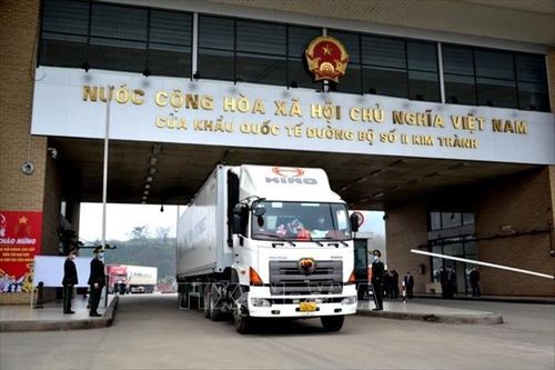 Ưu tiên cho hàng nông sản thông quan qua cửa khẩu Lào Cai