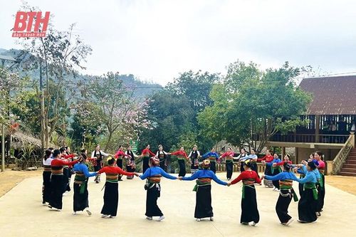 Bảo tồn và phát huy giá trị văn hóa truyền thống trong phát triển du lịch xanh