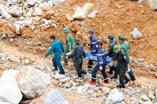 Tăng cường đảm bảo công tác an toàn, vệ sinh lao động trong mùa mưa bão năm 2025