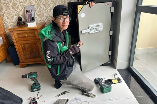 Thị trường dịch vụ mở khóa ô tô, két sắt bùng nổ tại TP.HCM và Hà Nội
