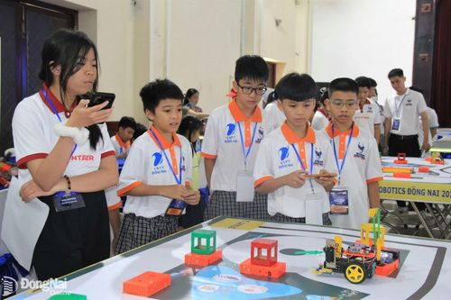 119 đội tham gia tranh tài tại Cuộc thi STEM Robotics tỉnh Đồng Nai năm 2025