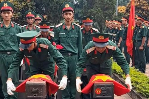 Đón các liệt sĩ về yên nghỉ vĩnh hằng trong lòng đất mẹ