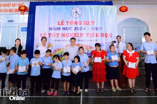 Trung tâm Phục hồi chức năng - Giáo dục trẻ em khuyết tật tỉnh tổng kết năm học 2024 - 2025