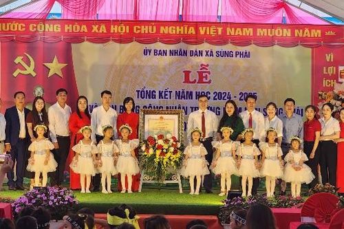 Trường Mầm non Sùng Phài: Đón bằng công nhận trường đạt chuẩn Quốc gia mức độ 1