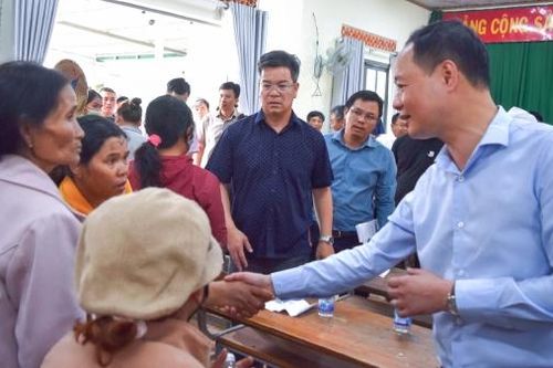 Chủ tịch UBND tỉnh Lâm Đồng đối thoại với các hộ dân liên quan Dự án Hồ chứa nước Ta Hoét