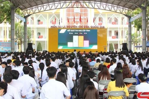 Trường THPT Chuyên Sơn La tổng kết năm học 2024-2025