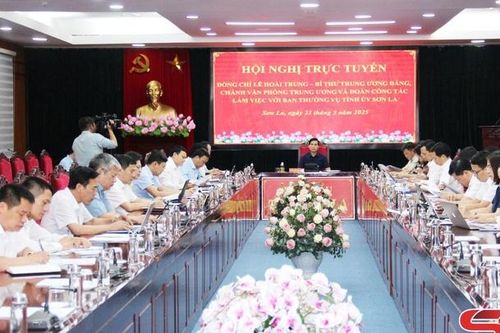 Đồng chí Chánh Văn phòng Trung ương Đảng làm việc trực tuyến với Ban Thường vụ Tỉnh ủy Sơn La