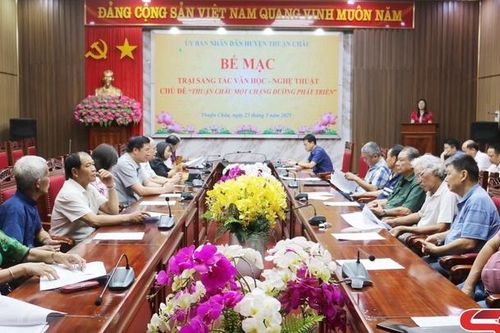 Bế mạc Trại sáng tác văn học - nghệ thuật 'Thuận Châu một chặng đường phát triển'
