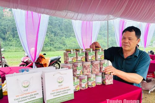 Người giữ vị thịt chua bản Tày