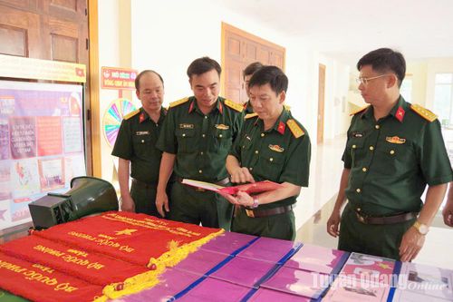 Cục Tuyên huấn kiểm tra hoạt động công tác tuyên huấn tại Bộ CHQS tỉnh