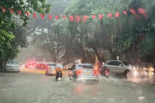 Mưa lớn gây ngập một số tuyến đường ở Tuyên Quang