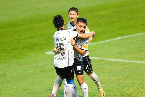 V-League: Hòa kịch tính HAGL, Đà Nẵng thoát khỏi đáy bảng