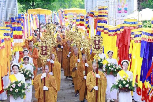 Bắc Giang: Cung rước và chiêm bái xá lợi Đức Phật tại chùa Phúc Sơn