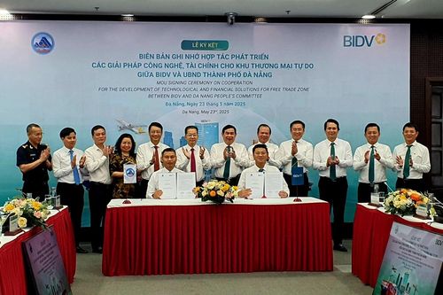 Ký kết hợp tác phát triển giải pháp tài chính Khu Thương mại Tự do Đà Nẵng