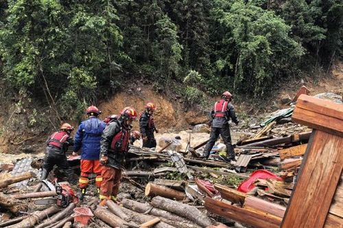 Mưa lớn gây sạt lở tại Trung Quốc khiến nhiều người chết và mất tích