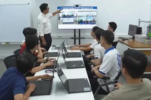 Nhiều nhà khoa học đầu ngành về nước giảng dạy
