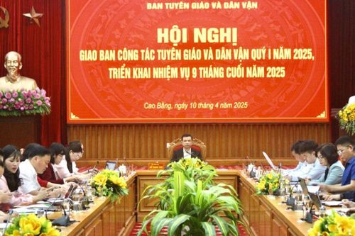 Bác Hồ với Cao Bằng - dấu ấn lịch sử và những bài học kinh nghiệm về nâng cao dân trí cho nhân dân