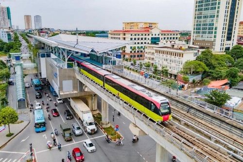 Tàu điện tuyến 3 Nhổn – Ga Hà Nội dừng hơn 1 giờ