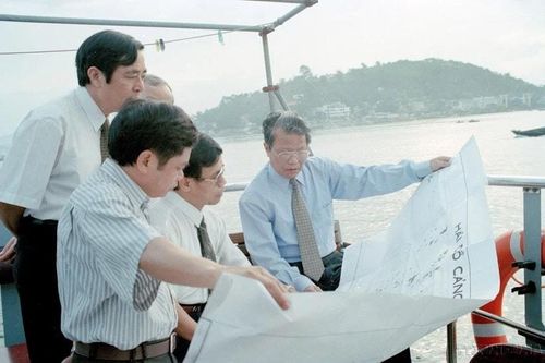 Người cộng sản hết lòng phục vụ cách mạng