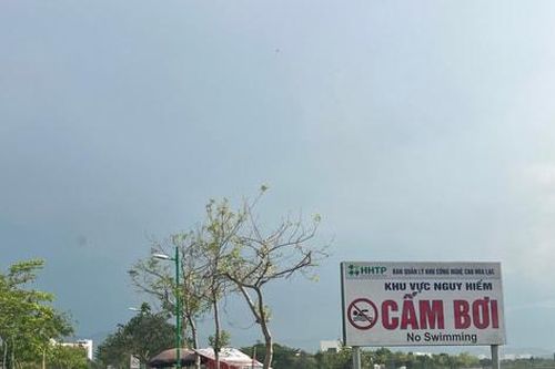 Phòng, chống đuối nước tại hồ Tân Xã (huyện Thạch Thất): Bất chấp biển báo cấm, người dân vẫn… bơi!