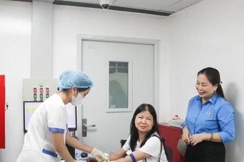 Quốc Oai: Khám sức khỏe cho 100 nữ công nhân, viên chức có hoàn cảnh khó khăn