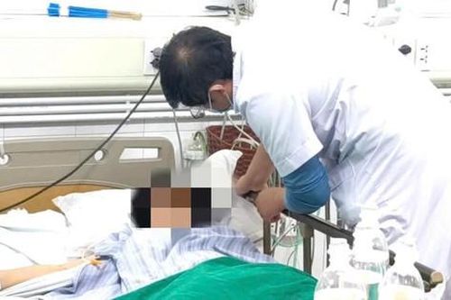 Người phụ nữ ở Hà Nội đi cấp cứu trong đêm sau khi làm điều này để giảm đau đầu