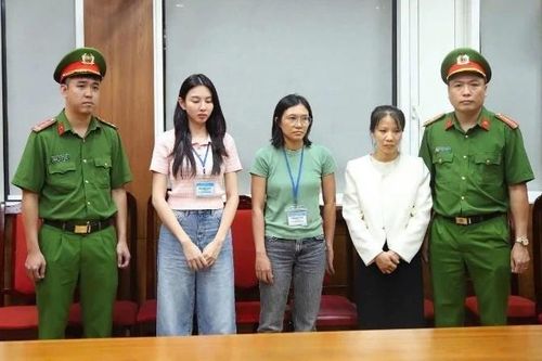 Tước danh hiệu 'Gương mặt trẻ Việt Nam tiêu biểu' đối với Nguyễn Thúc Thùy Tiên