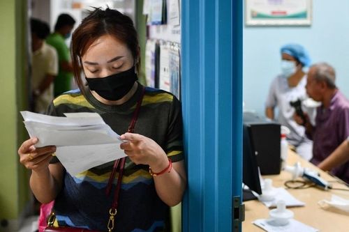 Covid-19 đã 'giống cúm mùa', có cần đếm ca bệnh, ổ dịch?