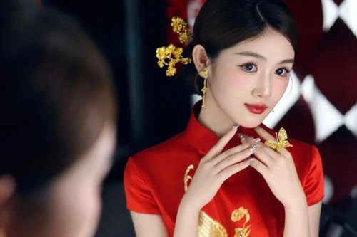 Đổ xô thuê trang sức cưới giữa cơn sốt giá vàng ở Trung Quốc