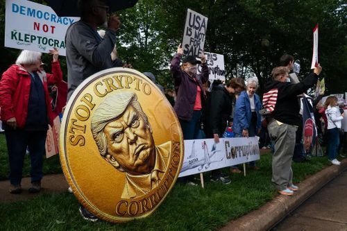 Bữa tiệc độc quyền của Donald Trump và các ông trùm tiền mã hóa