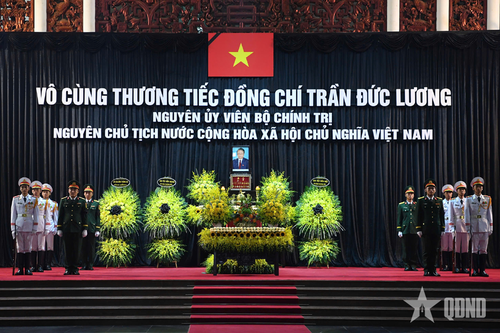 Người dân thành kính tưởng nhớ nguyên Chủ tịch nước Trần Đức Lương