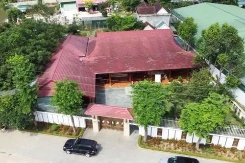'Sửng sốt' biệt phủ 1.000m2 toàn gỗ quý ở Hà Tĩnh