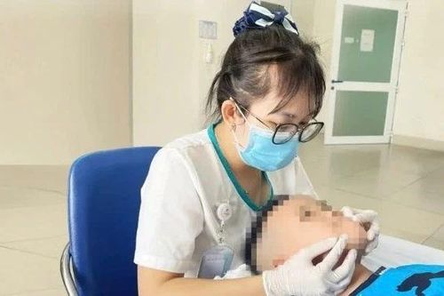 Liên tiếp trẻ bị liệt mặt do nằm điều hòa, quạt sai cách