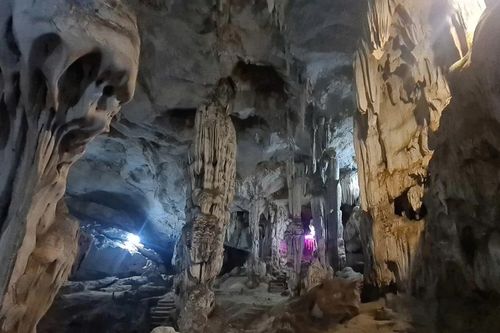 Kỳ vỹ Động Sơn Mộc Hương