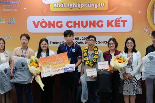 Sinh viên thiết kế bơm tiêm truyền thông minh, hỗ trợ y tế từ xa