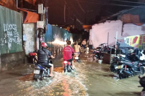 Cảnh báo ngập lụt khu vực nội thành Hà Nội
