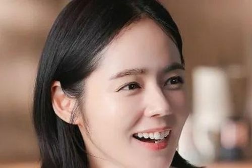 Nghệ sĩ tự xoay xở khi hết thời