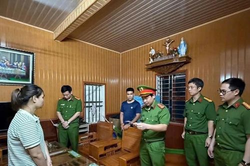 Bắt phó giám đốc của 3 công ty