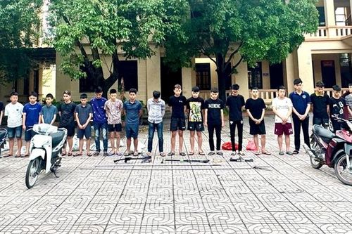 Phê chuẩn khởi tố 17 đối tượng về hành vi gây rối trật tự công cộng
