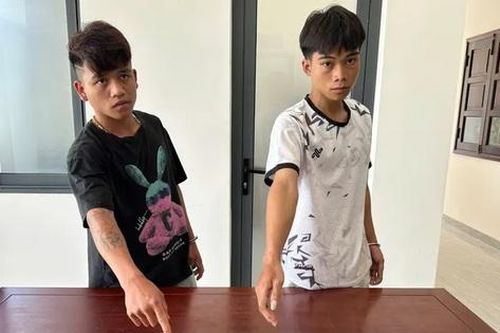Bắt 2 đối tượng nửa đêm vào ký túc xá dẫn 9 học sinh ra khỏi trường, đánh đập cướp tài sản