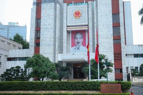 Hà Nội đồng loạt treo cờ rủ tưởng niệm nguyên Chủ tịch nước Trần Đức Lương