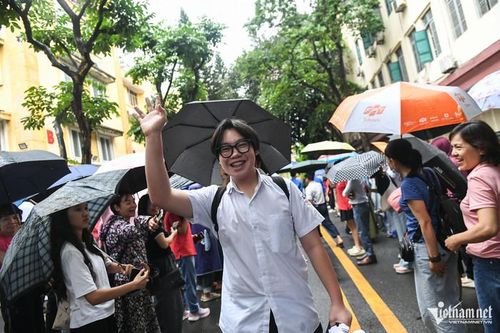 Thí sinh thi chuyên Xã hội và Nhân văn: 'Thủ khoa chắc là em rồi!'
